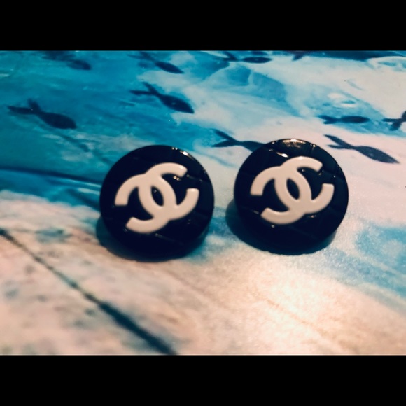 Antique Vintage Chanel buttons set of two - Picture 5 of 7
